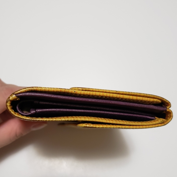 LV LOUIS Vuitton LA KOBE Edition Yellow Purple Epi Leather compact Wallet - Picture 7 of 13